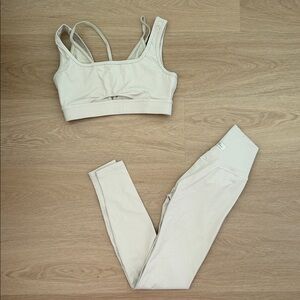 Stretch Your Story Yoga Ribbed Seamless Bra & Leggings Set